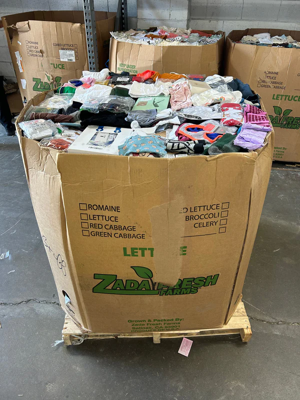 miscellaneous-clothing-01-liquidationdeals-ca-43556445389055_600x.webp Miscellaneous Clothing pallets