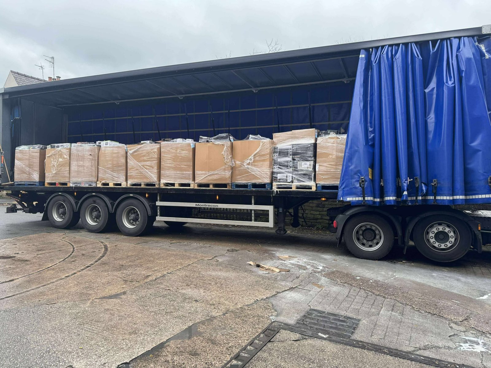 581846261_2050375149115311_2402686863168588493_n (1) High Street Electrical Returns Pallets