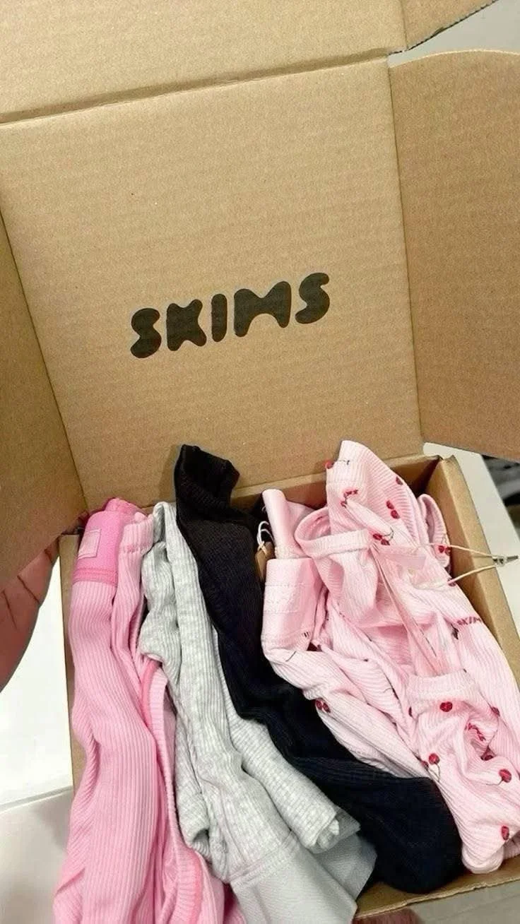 1000274346 SKIM CLOTHING PALLET