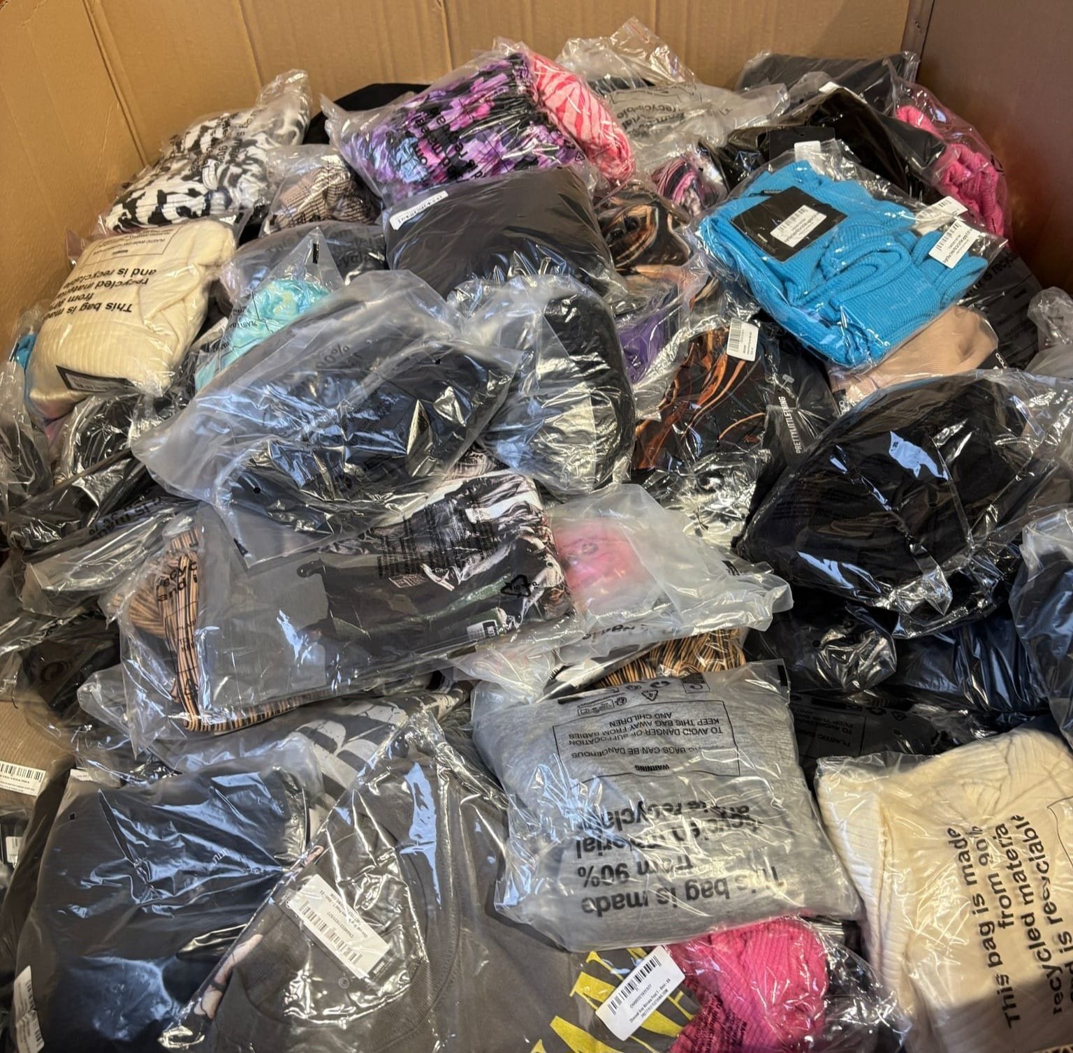 60bda959-4998-4626-9f93-1176d969c249 Boohoo & PLT Mixed Clearance 100 units