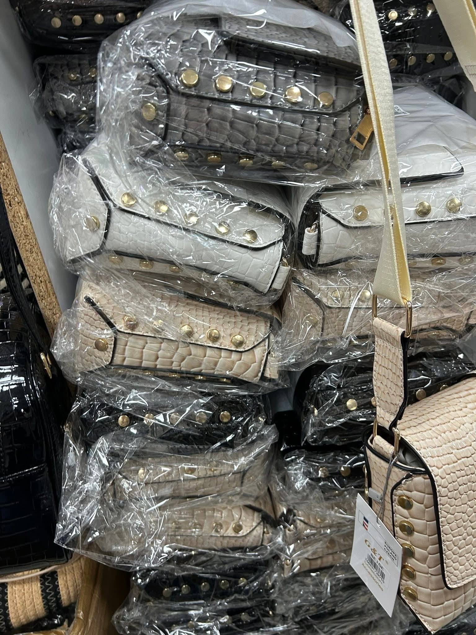 1-4 Women’s Handbags Pallets