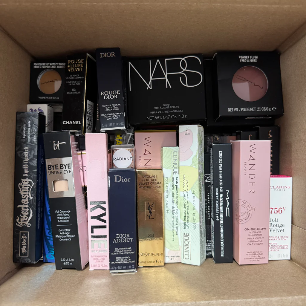 FullSizeRender_8c77e796-8a6f-40d3-9cc4-228fc91da17e_1024x1024 ASSORTED HIGH END COSMETICS