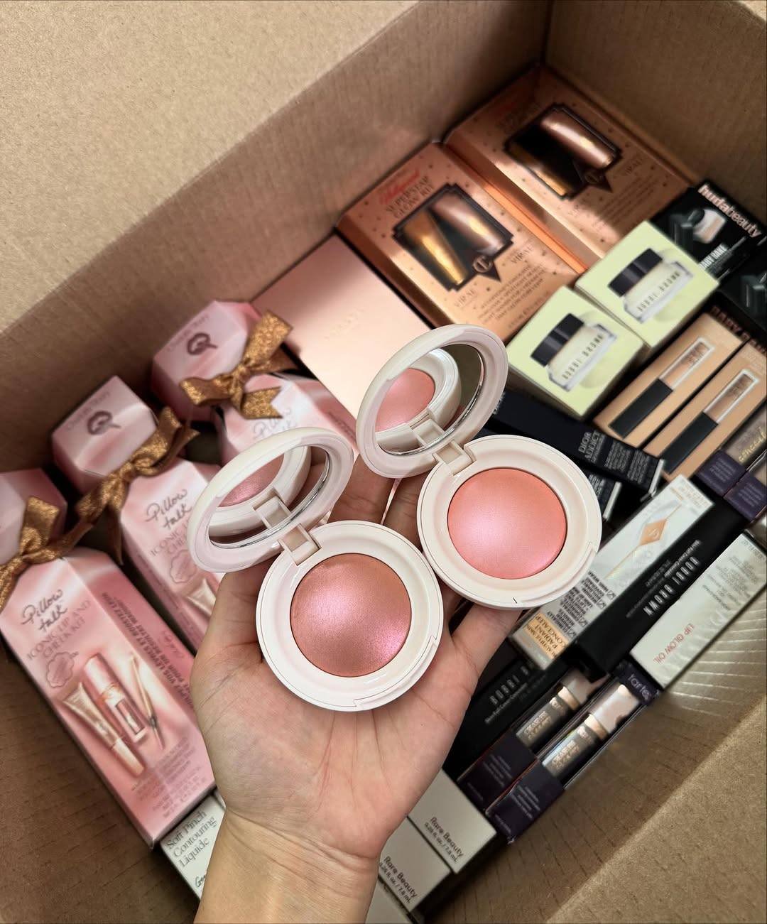 w1 COSMETICS MAKEUP PALLETS